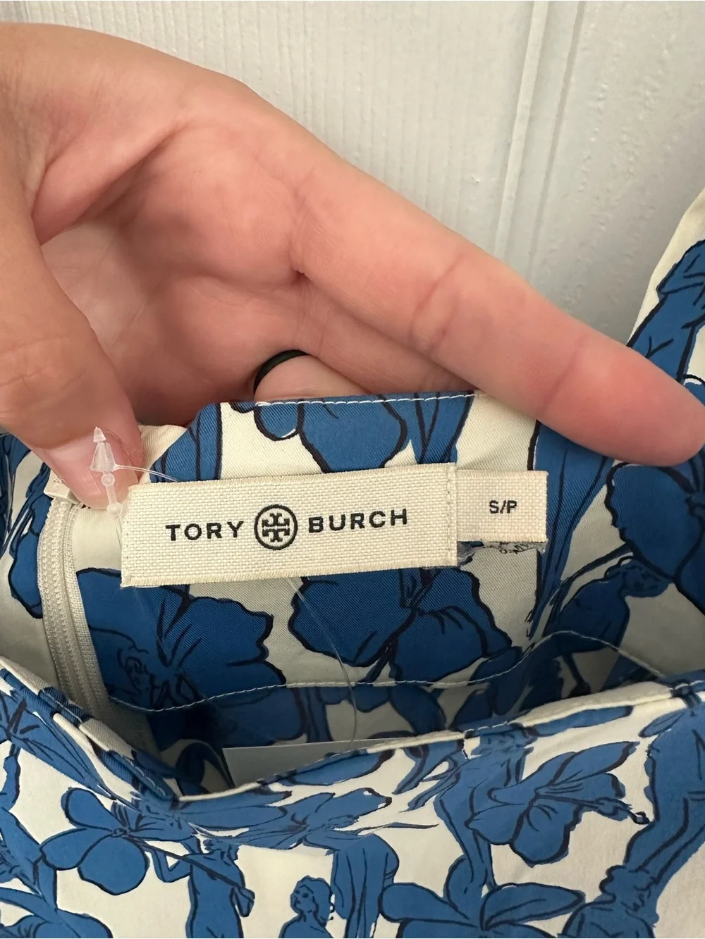 Tory Burch white size zipper
